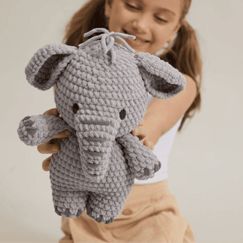 Amigurumi Amarelo Claro Chenille Circulo - 7072 Centeio - R - Ariel Malhas | Universo do Artesão