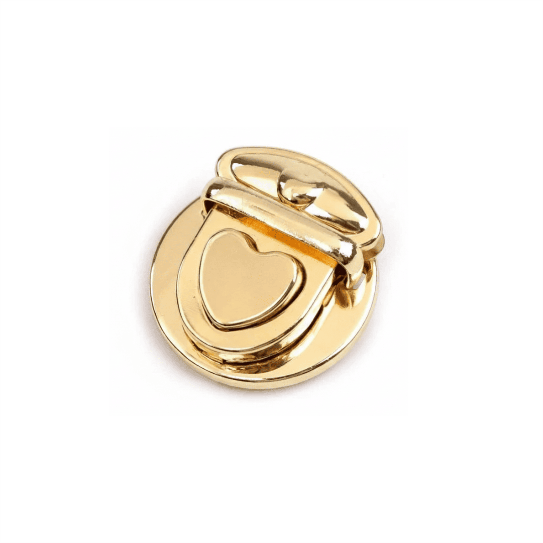 Fecho para Bolsas em Formato de Coração 30x32 mm - Ariel Malhas | Universo do Artesão